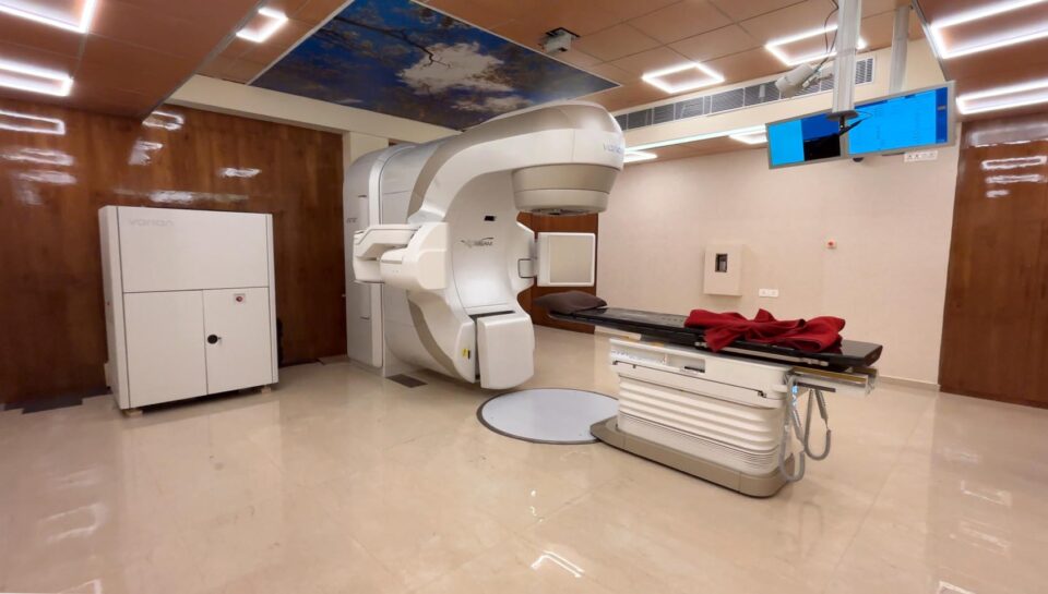 Linear accelerator machine in jabalpur varian vitalbeam linac at apollo jbp hospitals